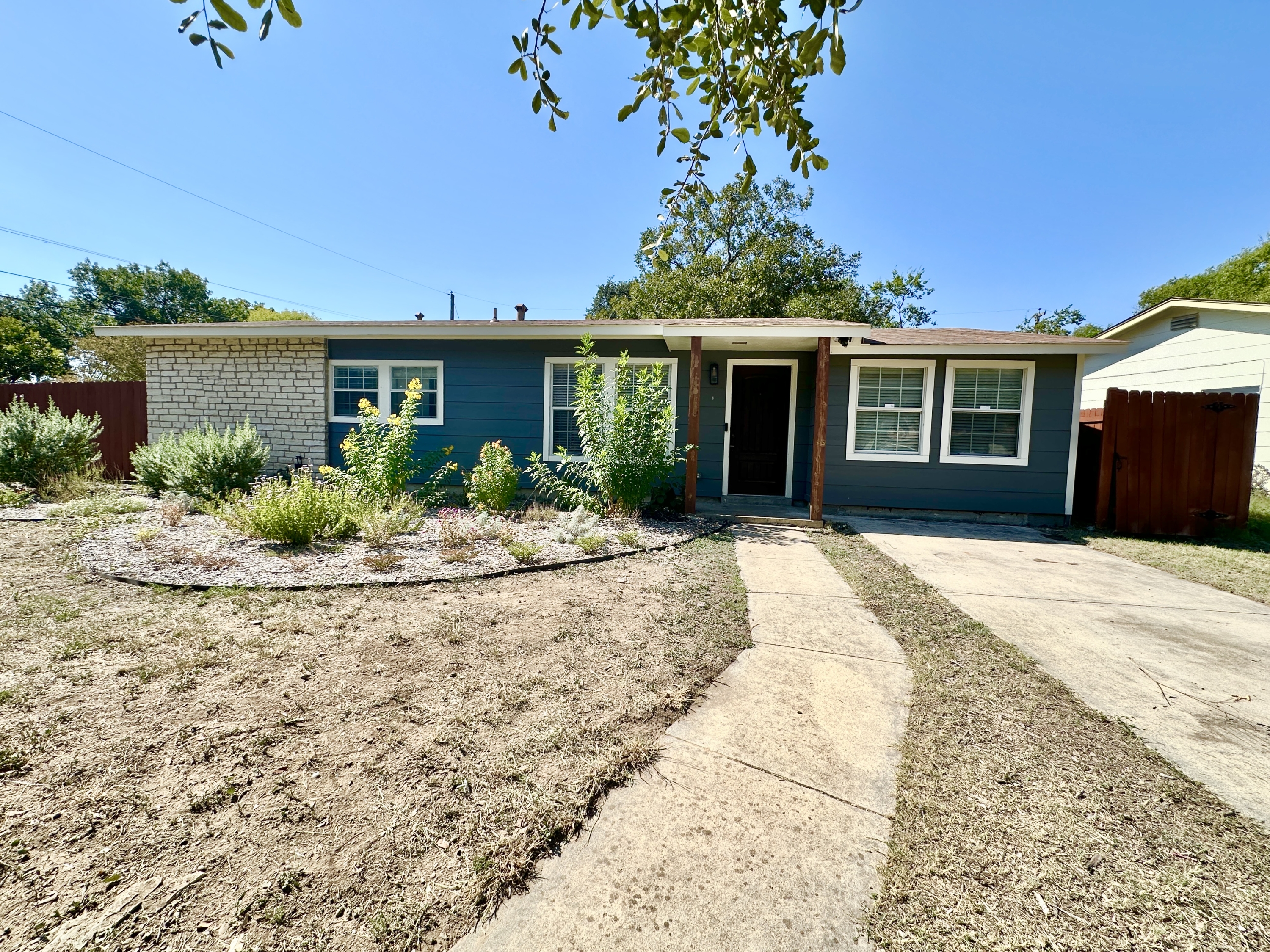 2902 Shady Springs Drive